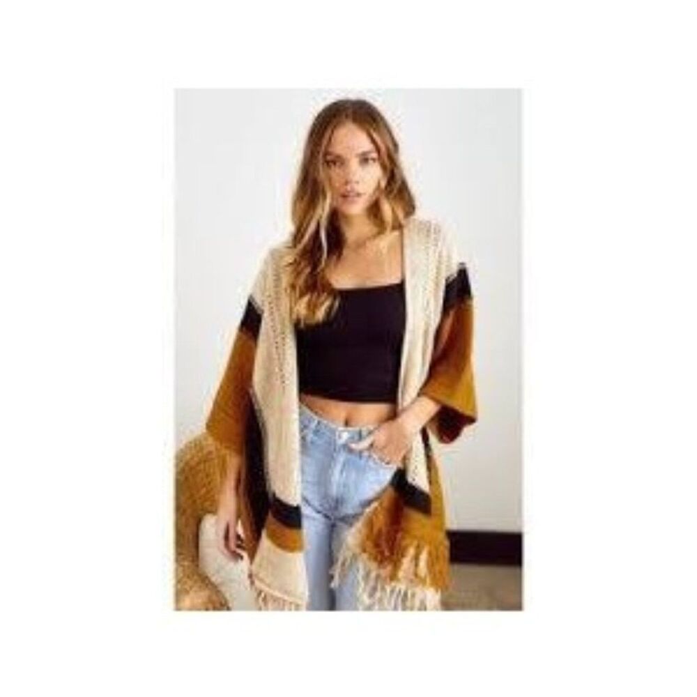 See And Be Seen Women’s Wool Blend Colorblock  Poncho Sweater Size M/L